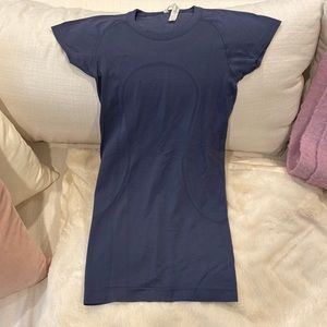 Lululemon Swiftly Tech Short Sleeve Size 2